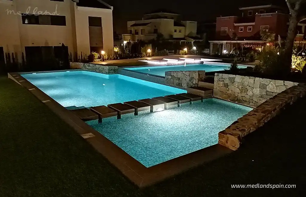 Apartamento con piscina en venta en Los Balcones - Los Altos, imagen 3