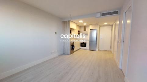 Foto 2 de Piso de alquiler en Juan Esplandiu, Estrella, Madrid