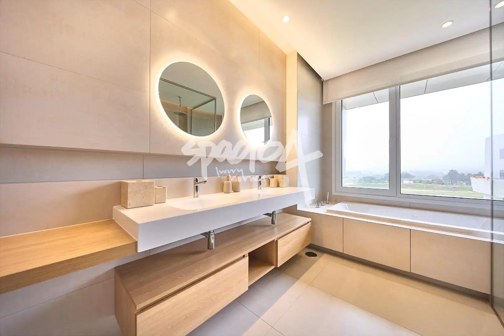 Baño de Ático de alquiler en Pozuelo de Alarcón con Aire acondicionado, Calefacción y Jardín privado