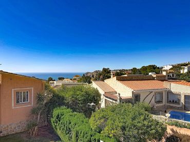 Apartment with pool for sale in Cumbre del Sol