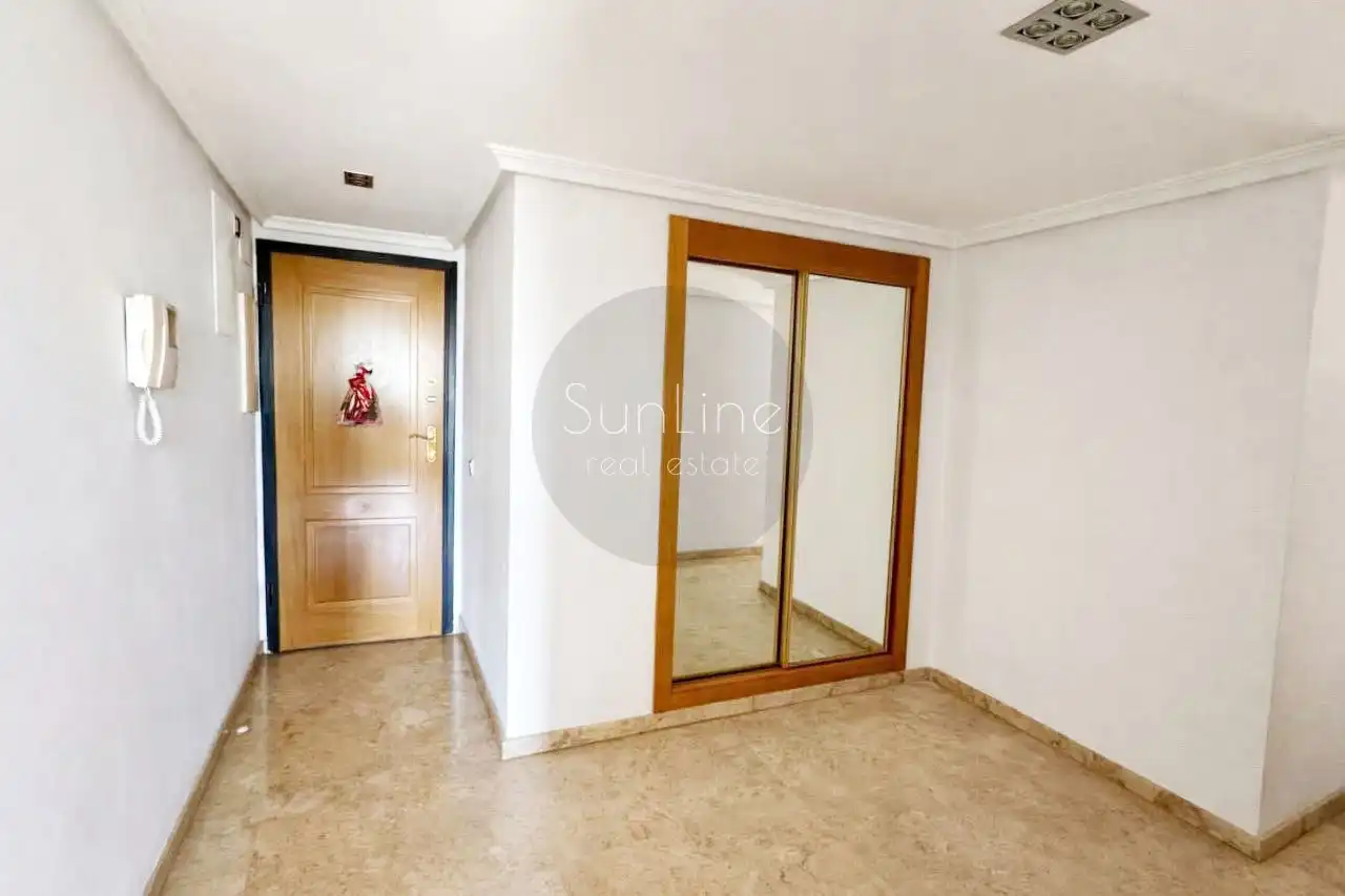 Flat for rent in Valencia  with Air Conditioner, Terrace and Storage room