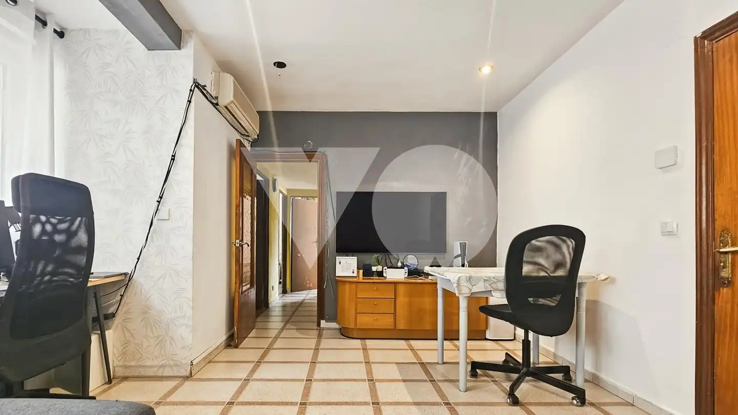 Flat for sale in Madrid  with Heating and Furnished
