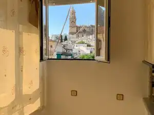 Außenansicht von Wohnung zur Miete in Jaén mit Klimaanlage, Möbliert und Ofen