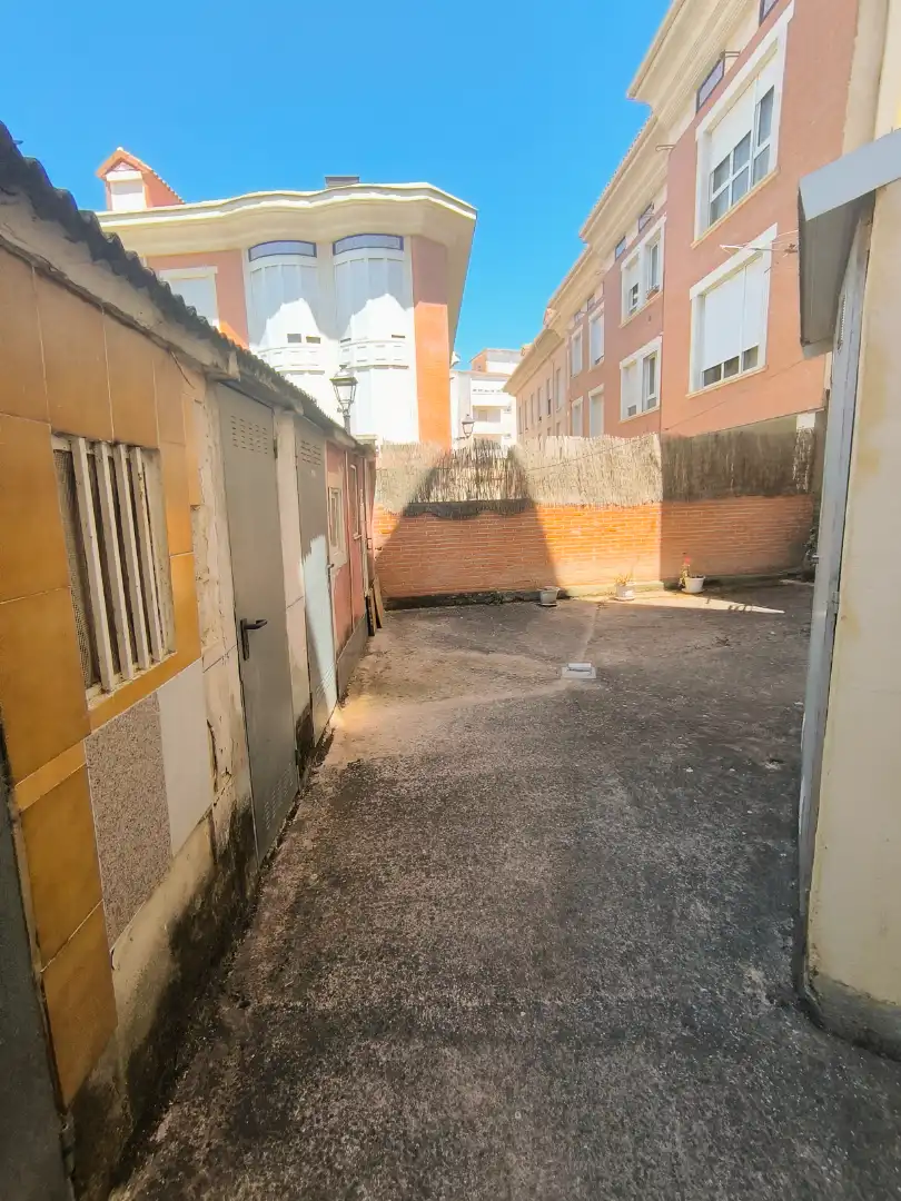 Aparcament de Pis en venda en Palencia amb Calefacció, Parquet i Traster