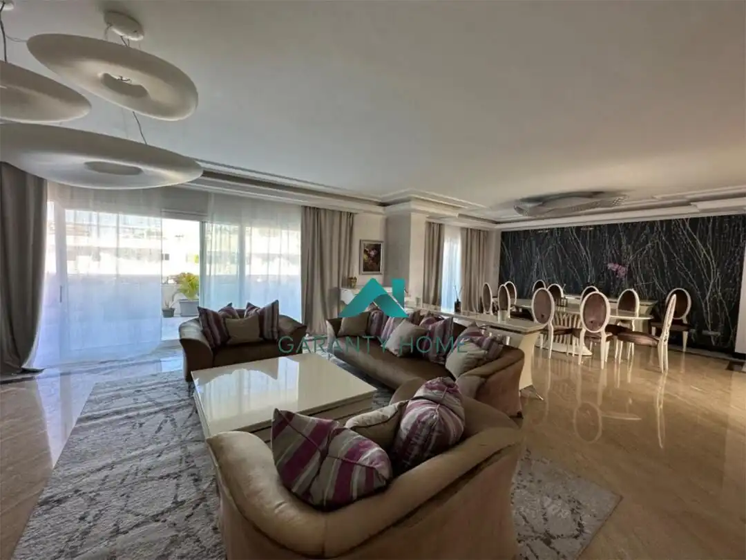 Sala de estar de Piso de alquiler en Marbella con Calefacción, Terraza y Amueblado