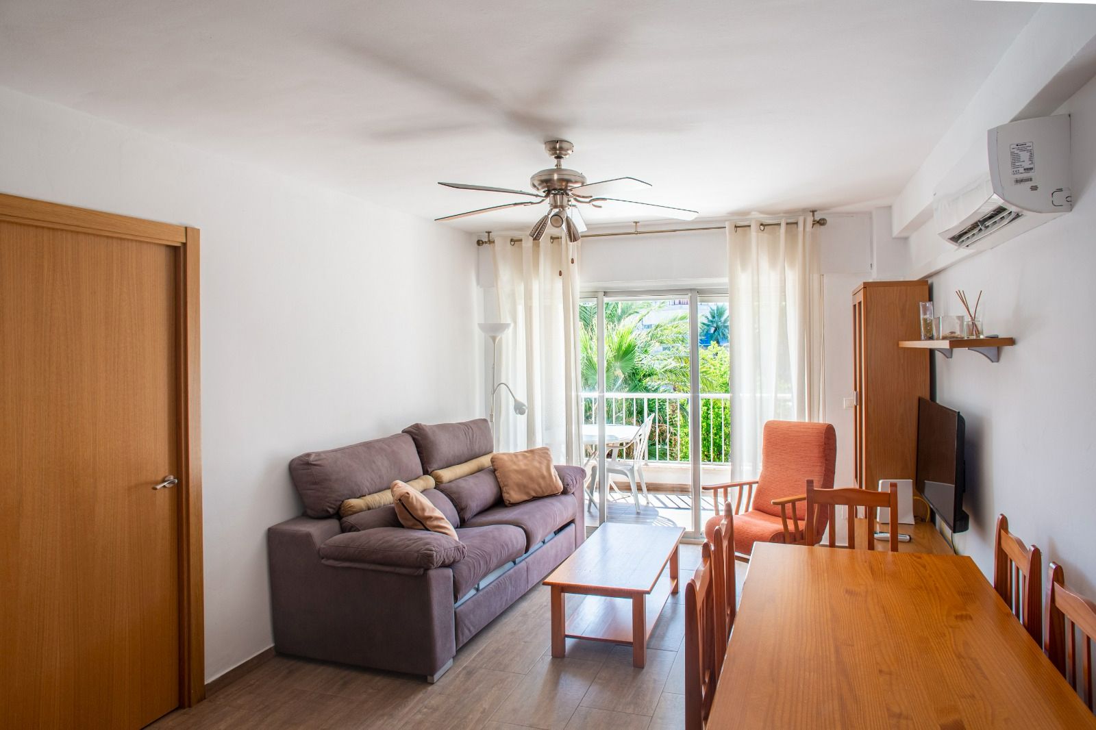Living room of Apartment to rent in Alicante / Alacant  with Air Conditioner, Heating and Furnished