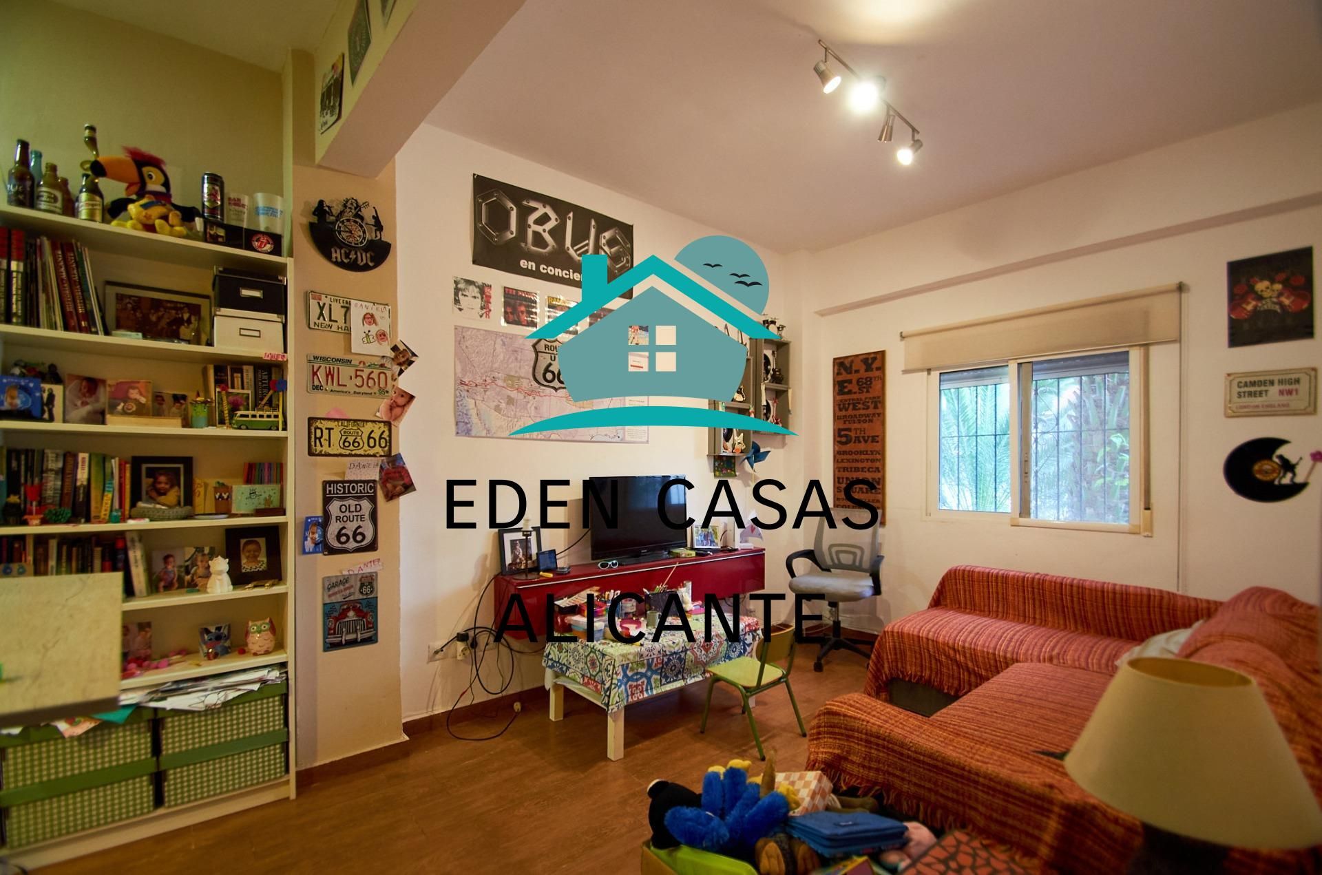 Sala d'estar de Pis en venda en Alicante / Alacant