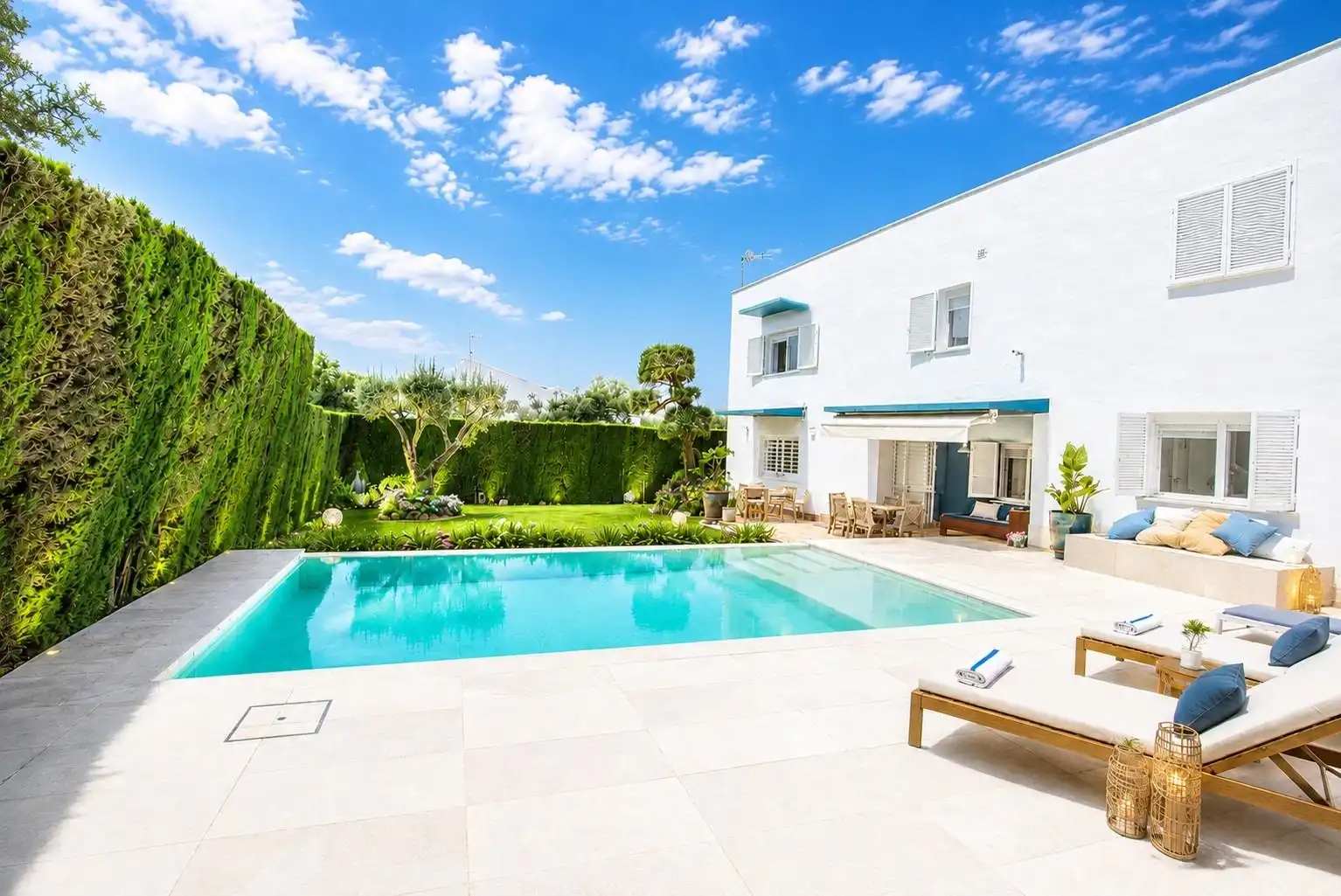 Piscina de Casa o xalet en venda en Espartinas amb Aire condicionat, Calefacció i Jardí privat