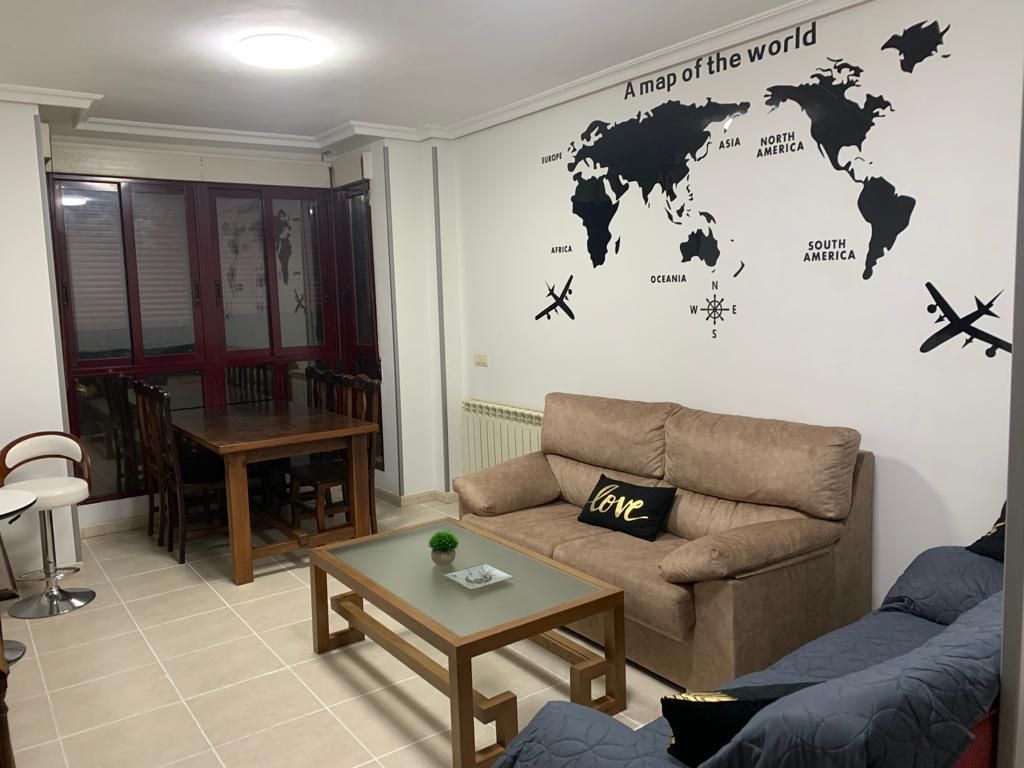 Sala d'estar de Pis en venda en  Albacete Capital amb Calefacció, Traster i Moblat