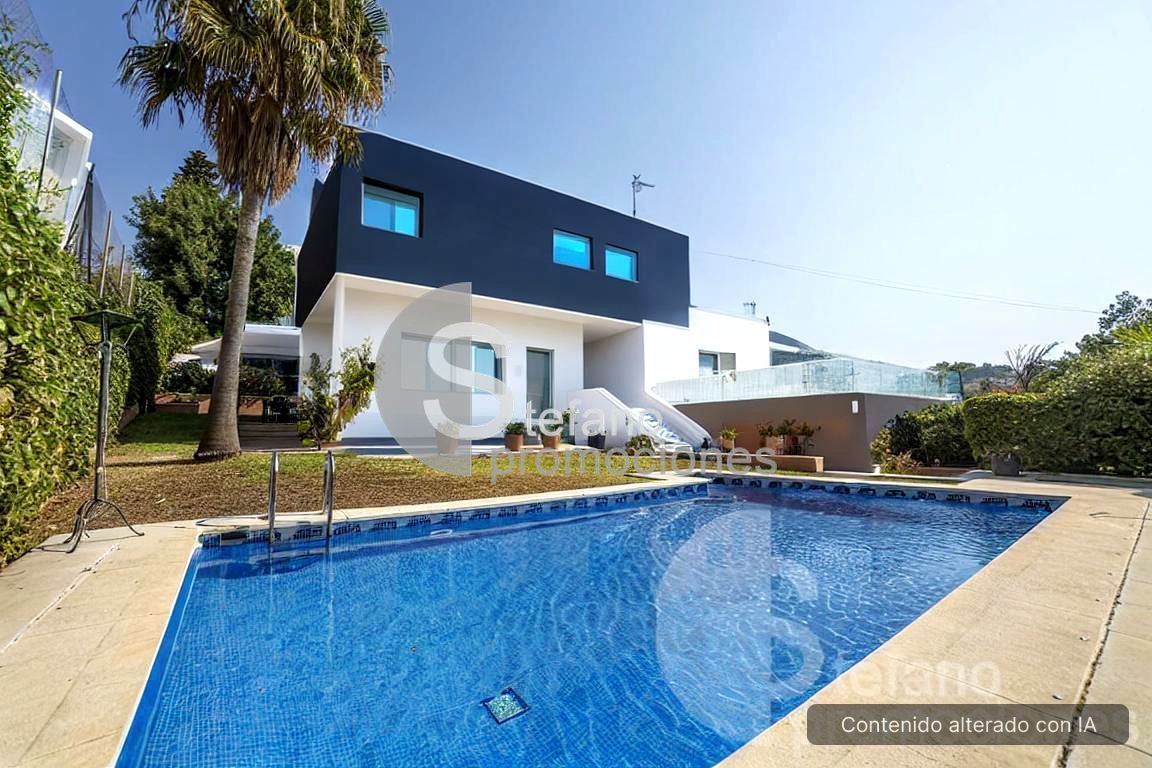 Exterior view of House or chalet for sale in Málaga Capital  with Air Conditioner, Private garden and Terrace
