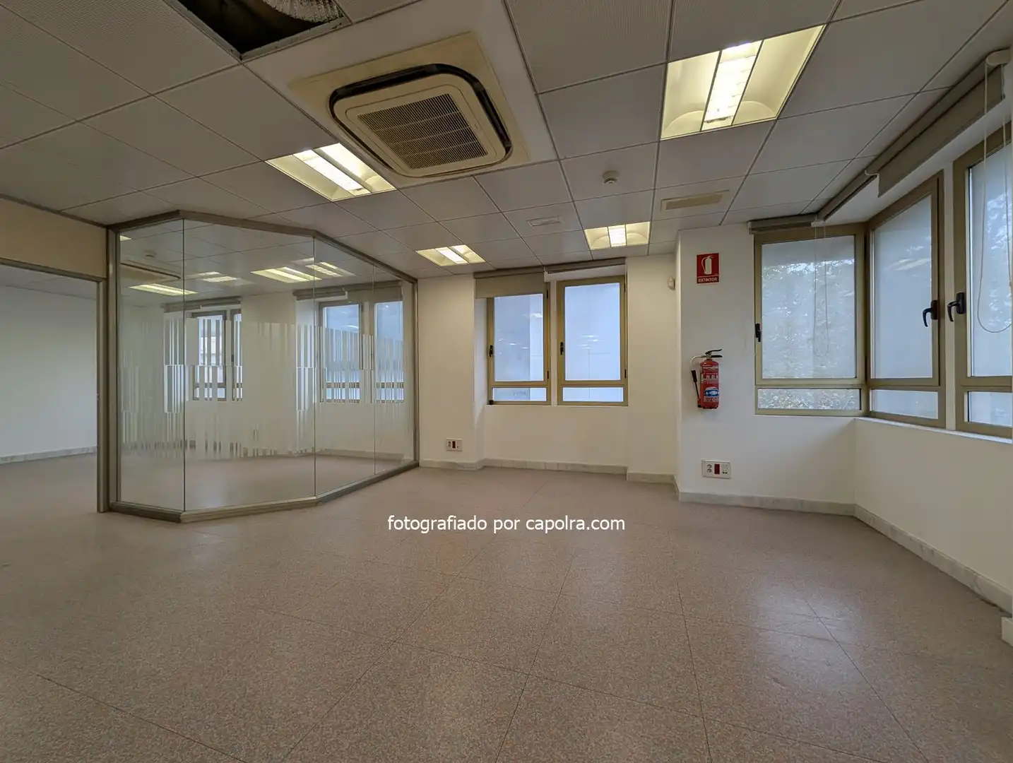 Büro zum Verkauf in Barcelona mit Klimaanlage und Heizung