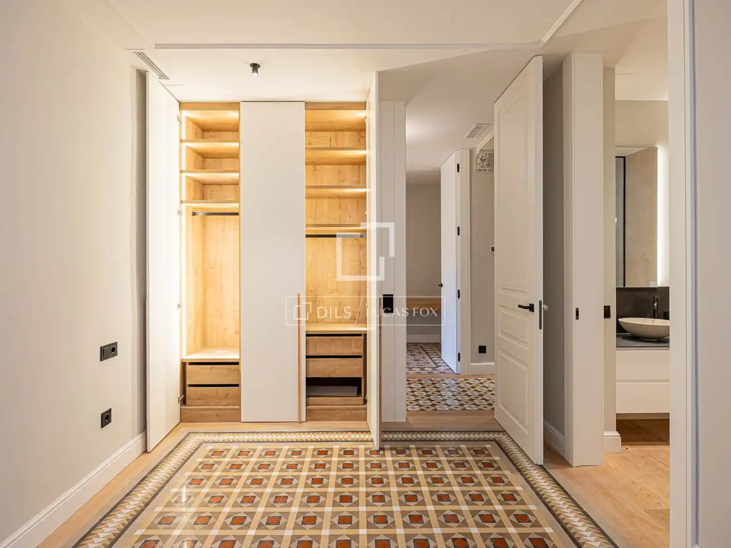 Schlafzimmer von Wohnung zum Verkauf in Barcelona mit Klimaanlage, Heizung und Balkon
