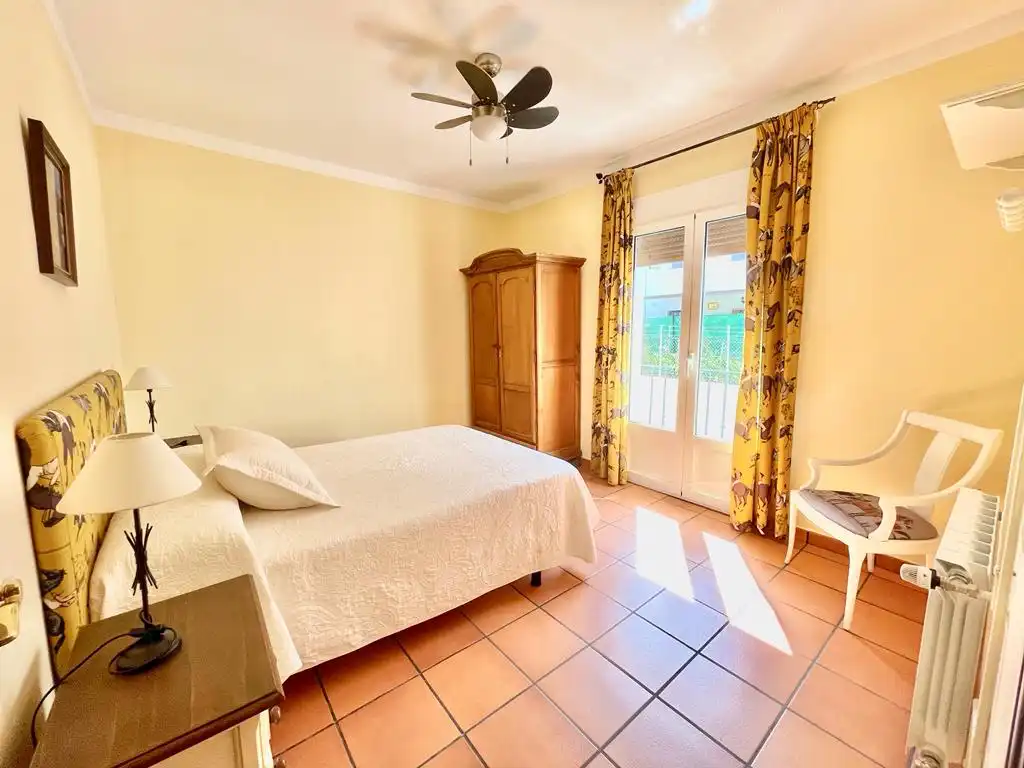 Habitación de Casa adosada de alquiler en Montejaque con Amueblado