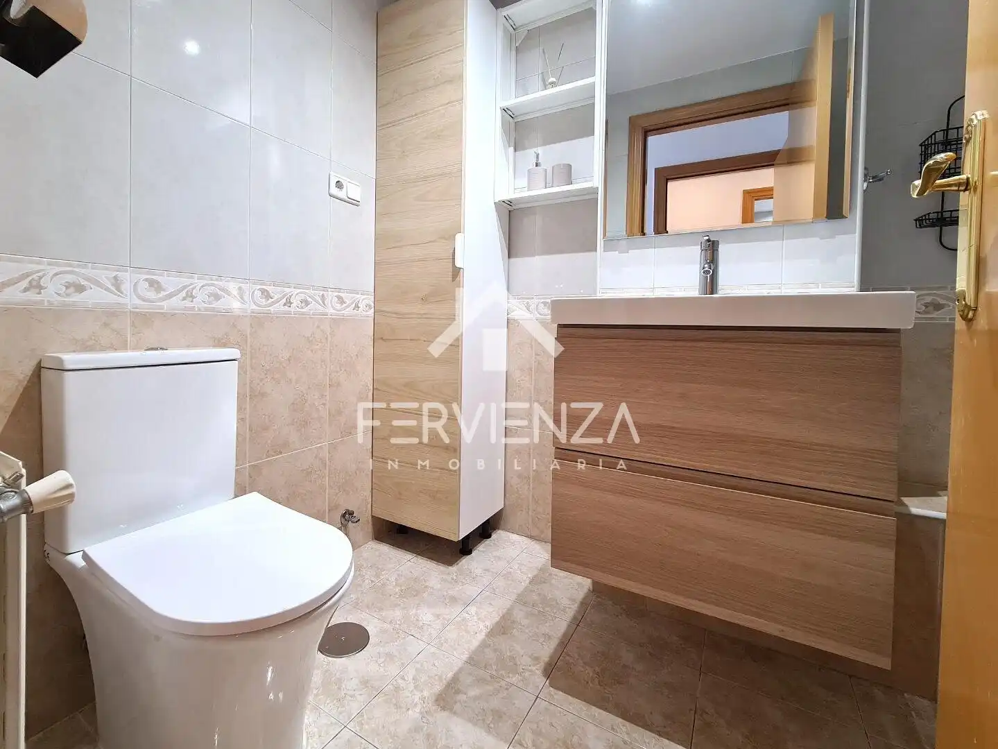 Bany de Pis en venda en Oviedo 