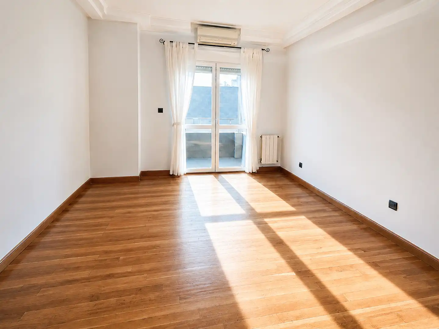 Flat for rent in Calle Pedro Rodríguez-Parets, Valdenoja
