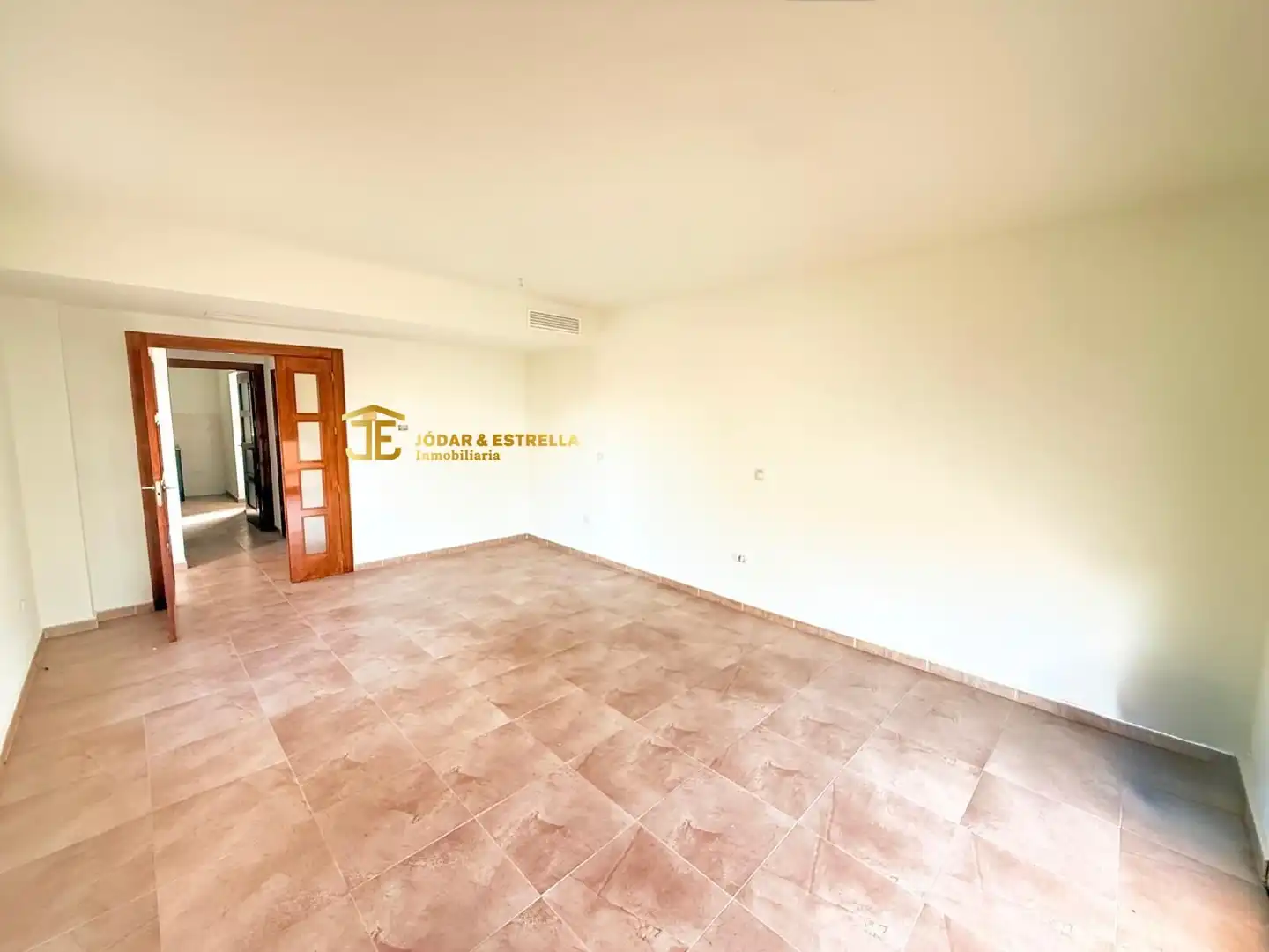 Maisonette zum Verkauf in Lorca mit Klimaanlage, Heizung und Privatgarten