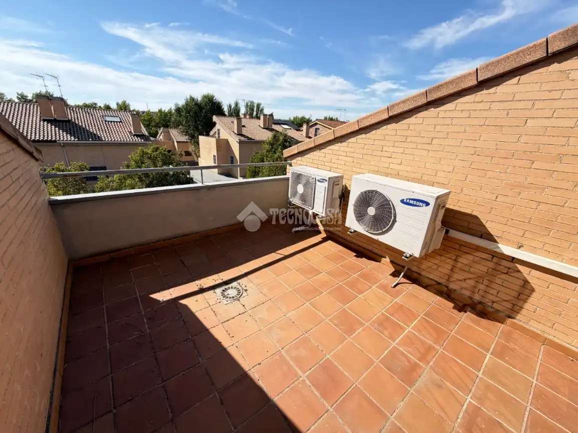 Terrassa de Casa adosada de lloguer en Daganzo de Arriba amb Aire condicionat, Calefacció i Parquet