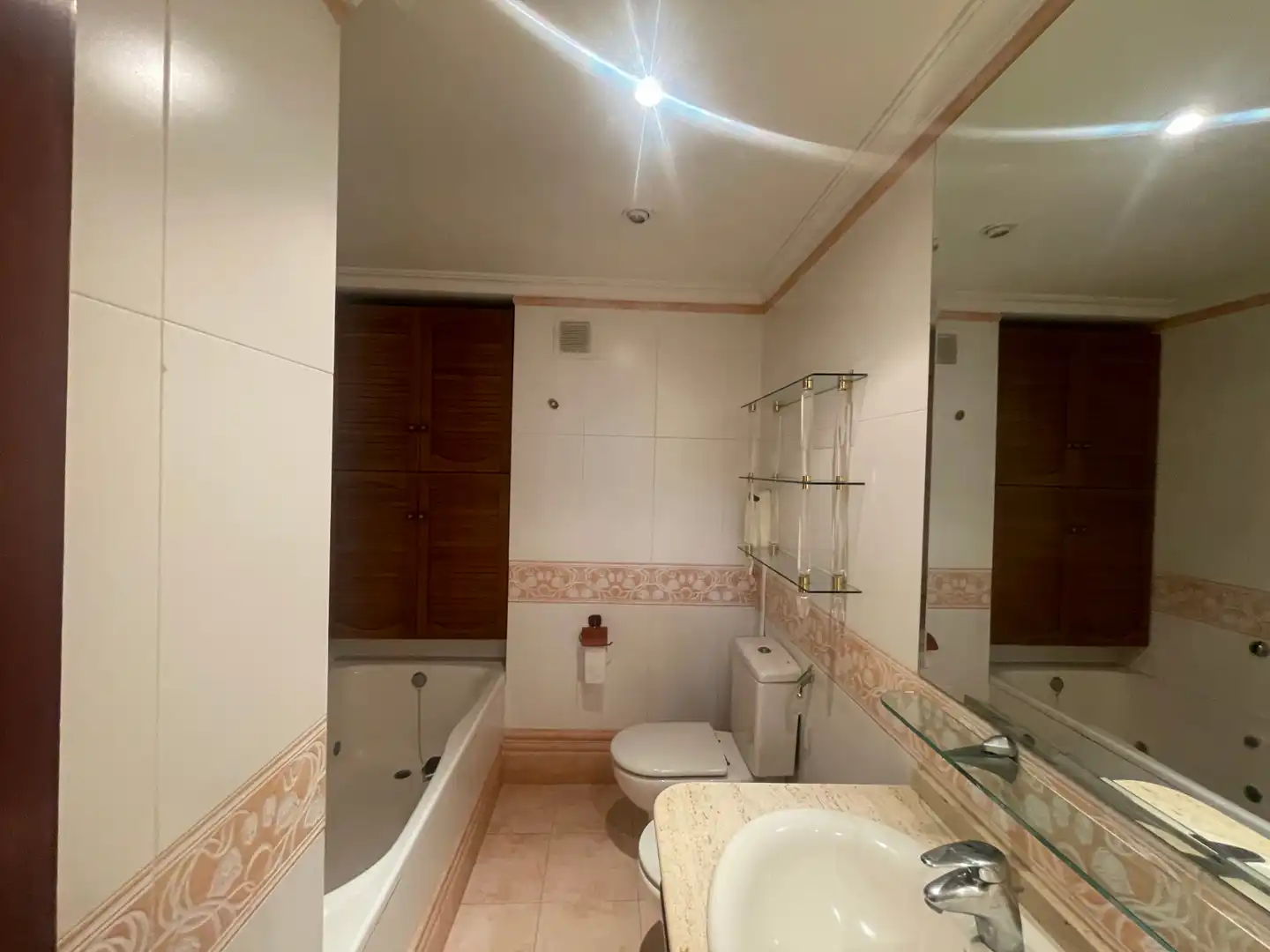Baño de Piso en venta en Elda con Aire acondicionado, Calefacción y Parquet
