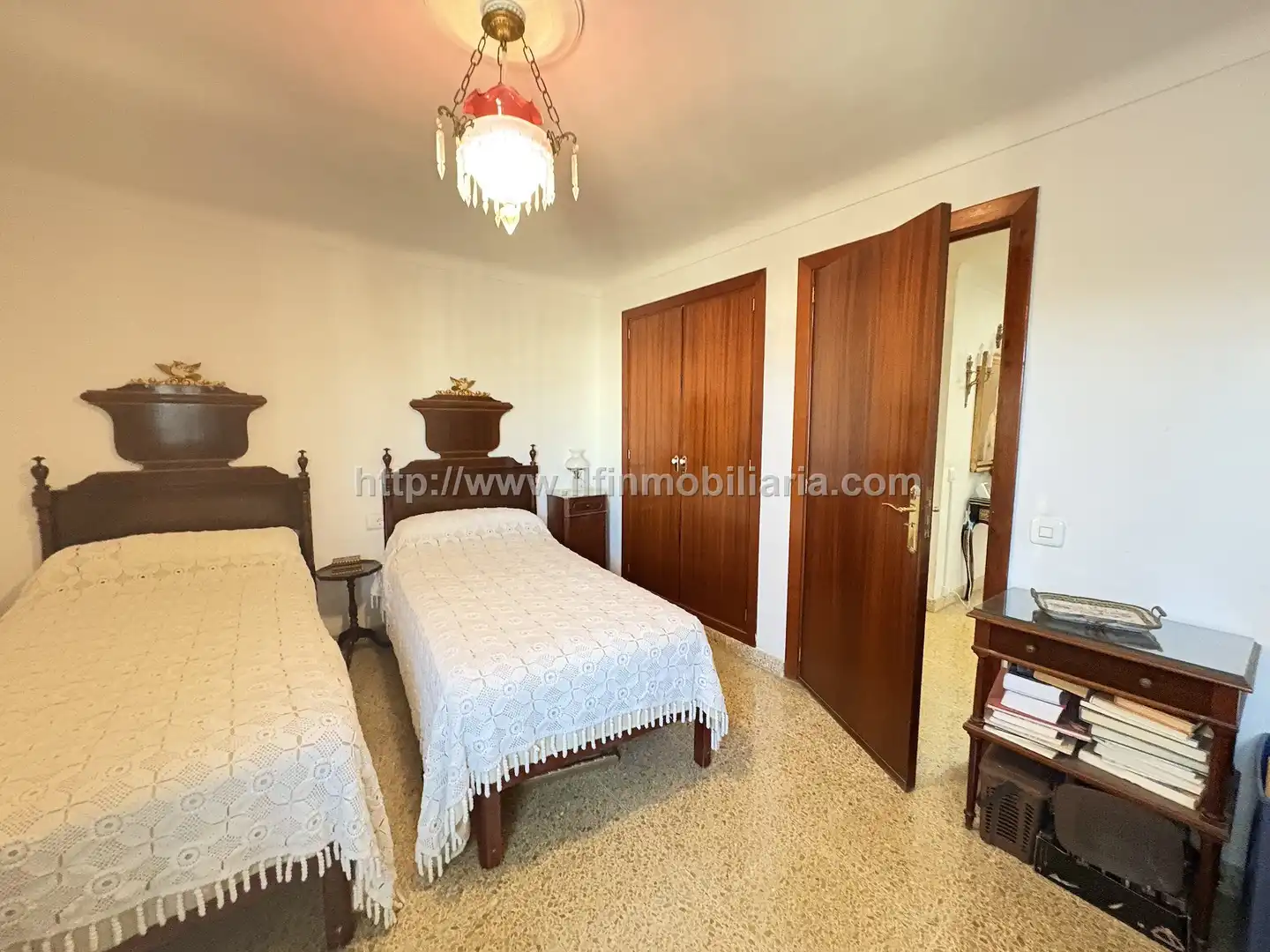 Schlafzimmer von Dachboden zum Verkauf in  Palma de Mallorca mit Klimaanlage, Terrasse und Fernseher