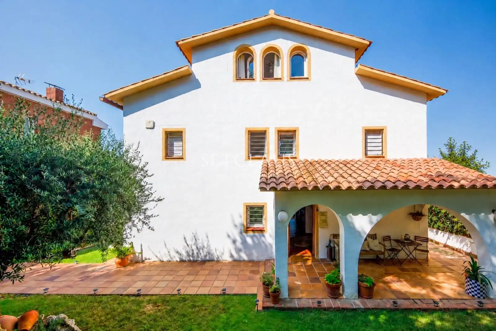Vista exterior de Casa o xalet en venda en El Masnou amb Aire condicionat, Calefacció i Jardí privat
