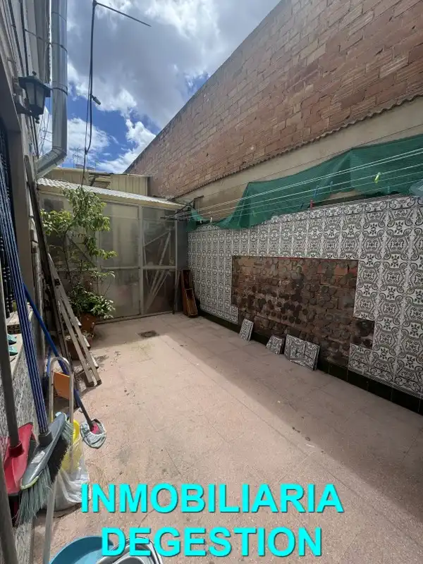 Terrassa de Casa adosada en venda en Linares amb Aire condicionat, Calefacció i Jardí privat