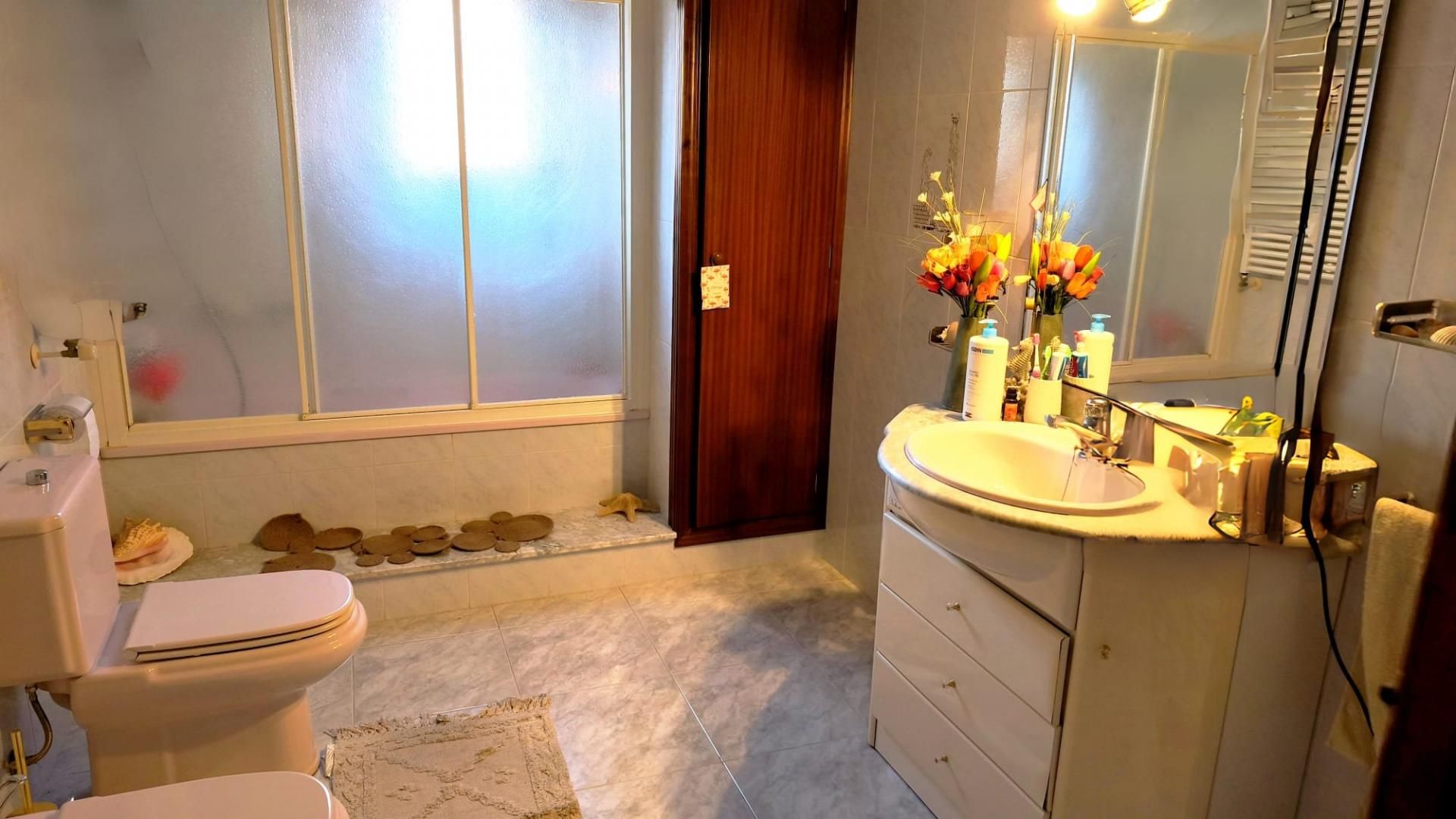 Bathroom of House or chalet for sale in L'Aldea  with Terrace, Furnished and Balcony