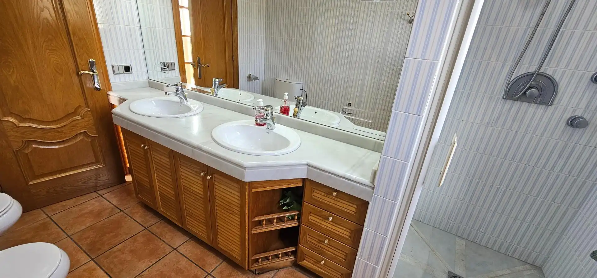 Bathroom of Houses for sale in Mataró  with Air Conditioner, Heating and Terrace