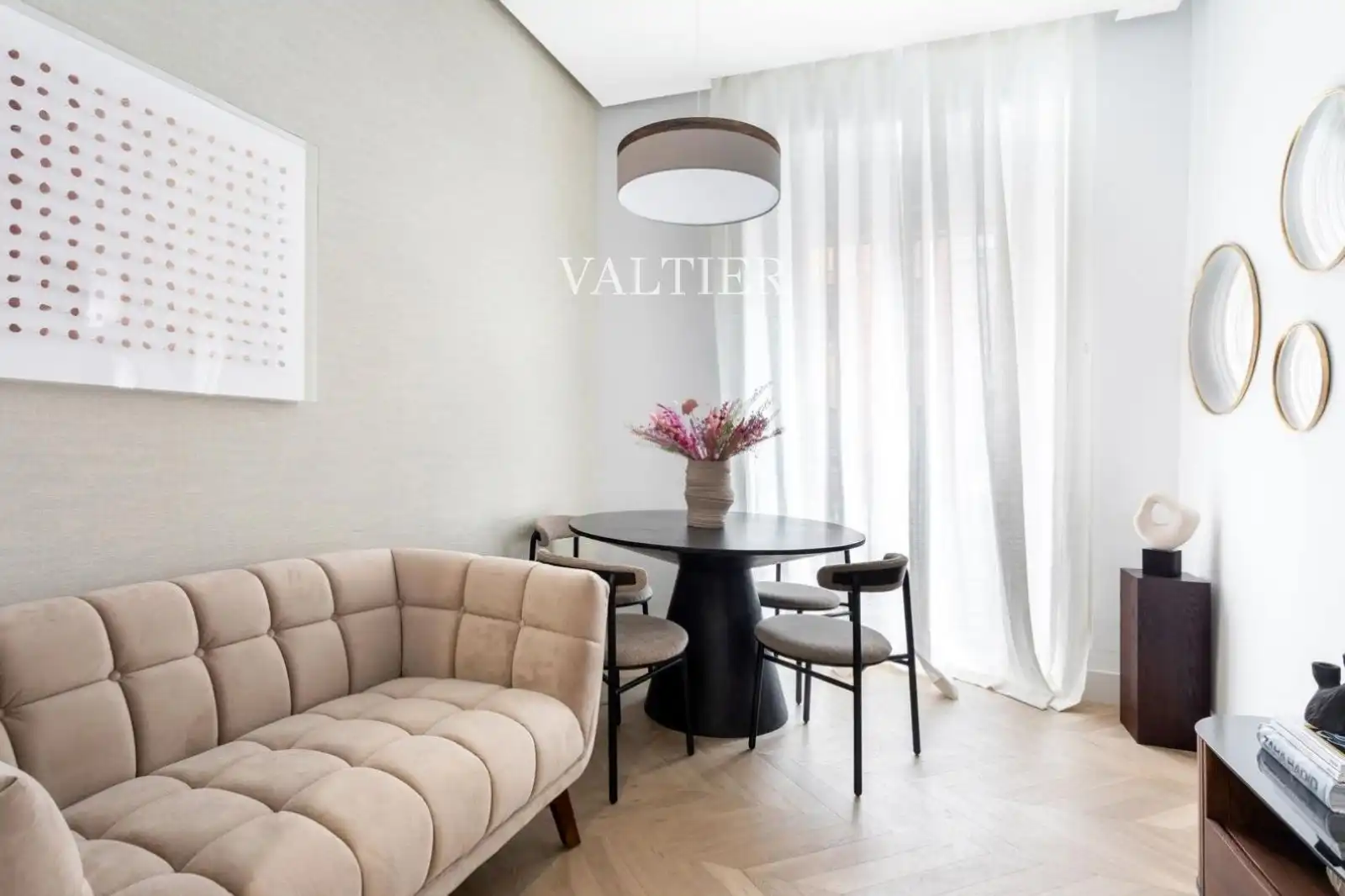 Living room of Flat for sale in Madrid  with Terrace and Furnished
