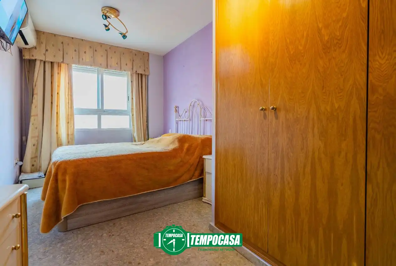 Schlafzimmer von Wohnung zum Verkauf in Valencia mit Klimaanlage und Balkon