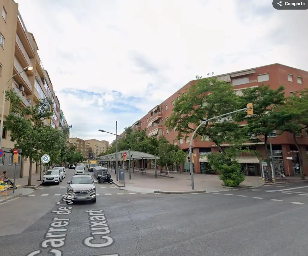 Außenansicht von Erdgeschoss zum Verkauf in Barcelona mit Heizung
