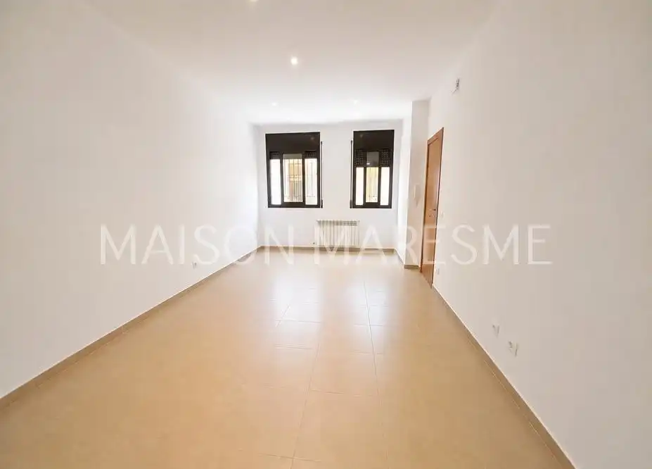 Piso en venta en Arenys de Mar con Calefacción y Horno