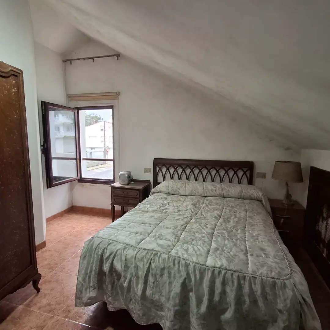 Dormitori de Casa o xalet en venda en Boiro amb Jardí privat, Terrassa i Traster