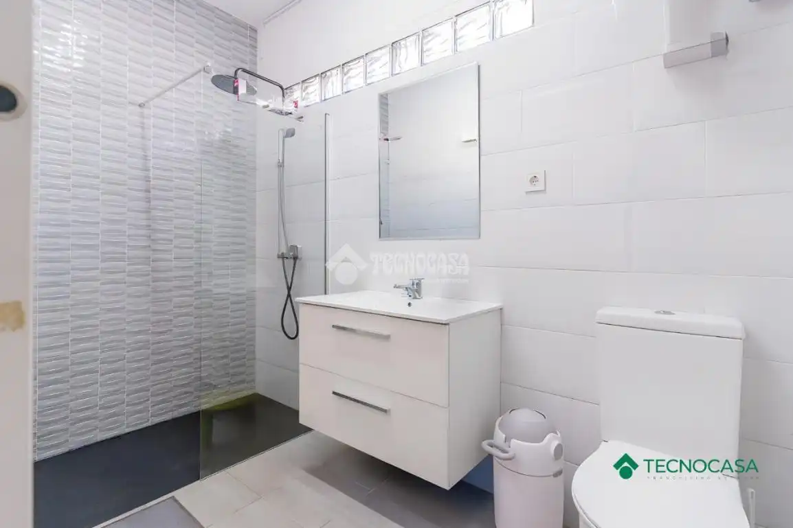 Bathroom of Houses for sale in Roquetas de Mar  with Swimming Pool