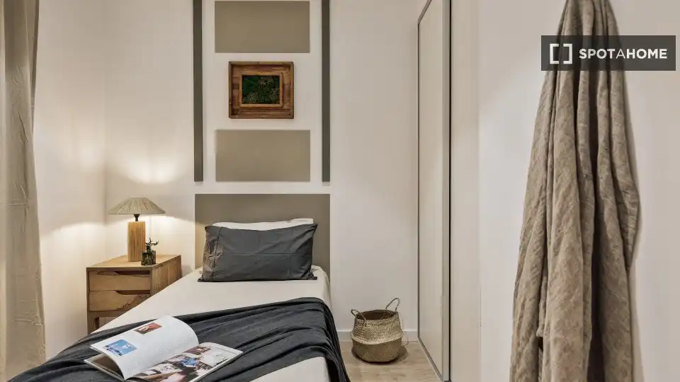 Habitación de Piso de alquiler en Barcelona con Aire acondicionado, Calefacción y Amueblado