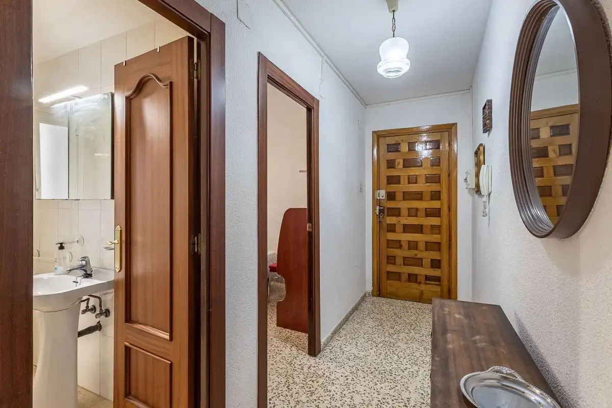 Flat with lift to rent in Beiro, imagen 7