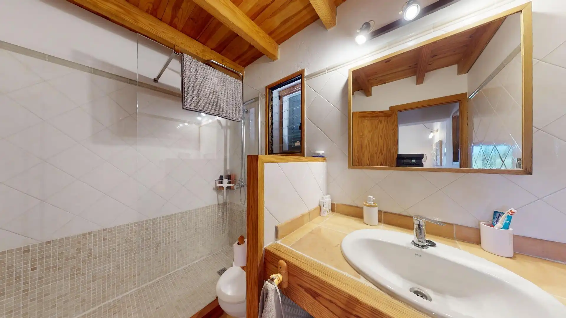 Bathroom of Country homes for rent in Costitx  with Air Conditioner, Heating and Private garden