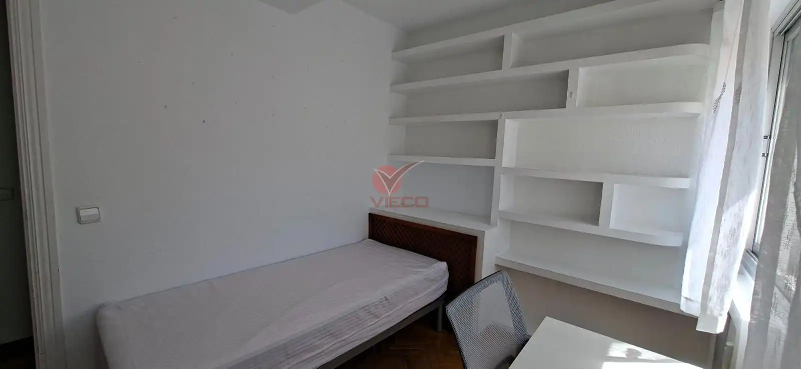 Schlafzimmer von Wohnung zur Miete in Cuenca mit Heizung und Möbliert