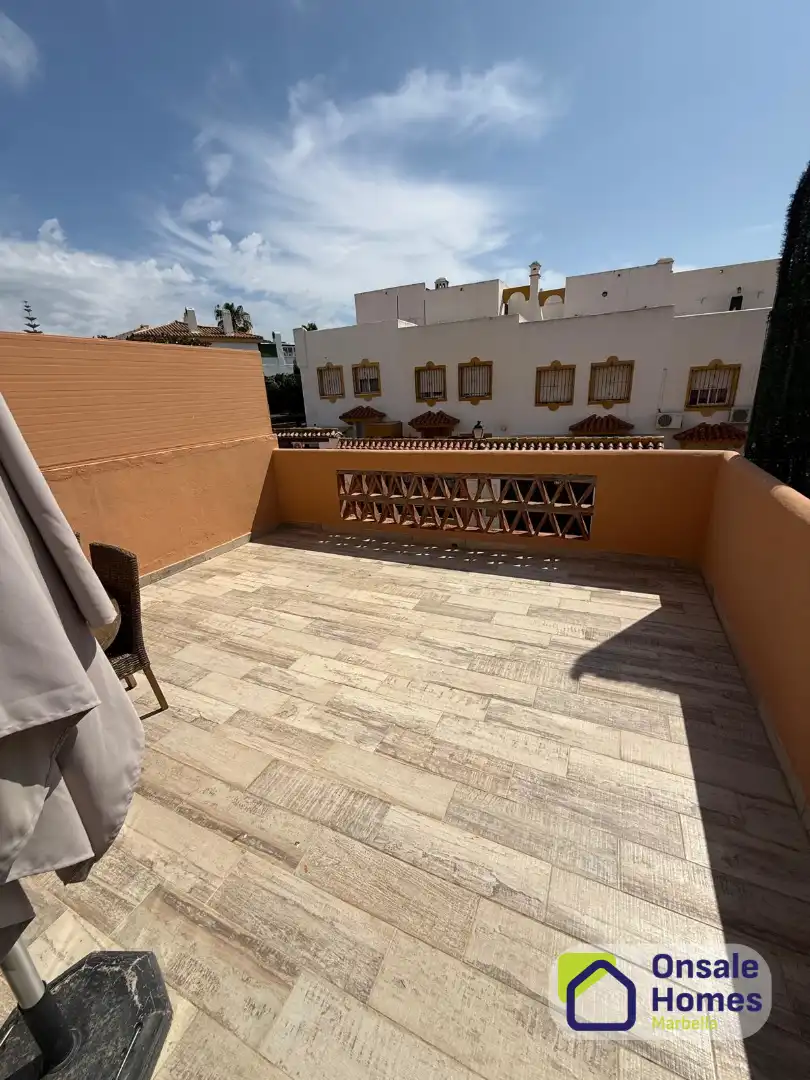Terraza de Casa adosada en venta en Marbella con Aire acondicionado, Jardín privado y Terraza