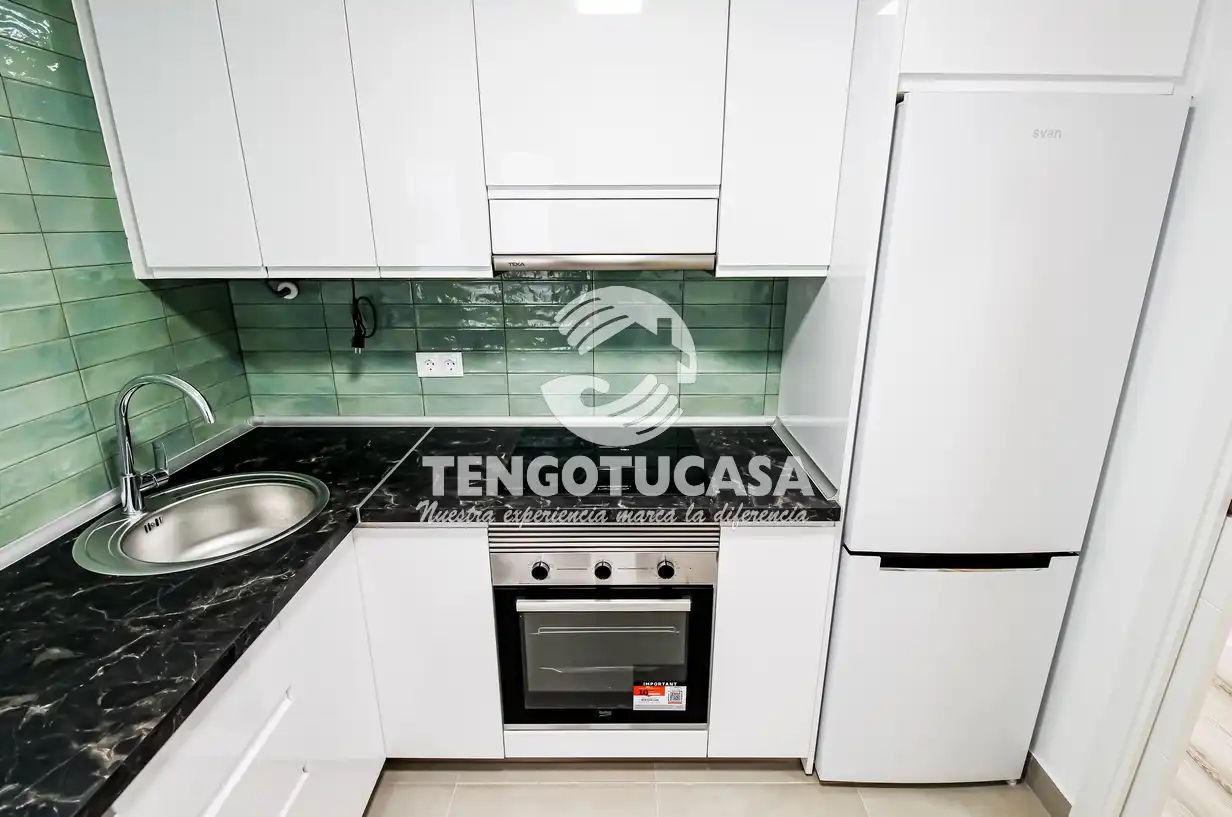 Cuina de Pis en venda en Madrid amb Aire condicionat, Calefacció i Terrassa