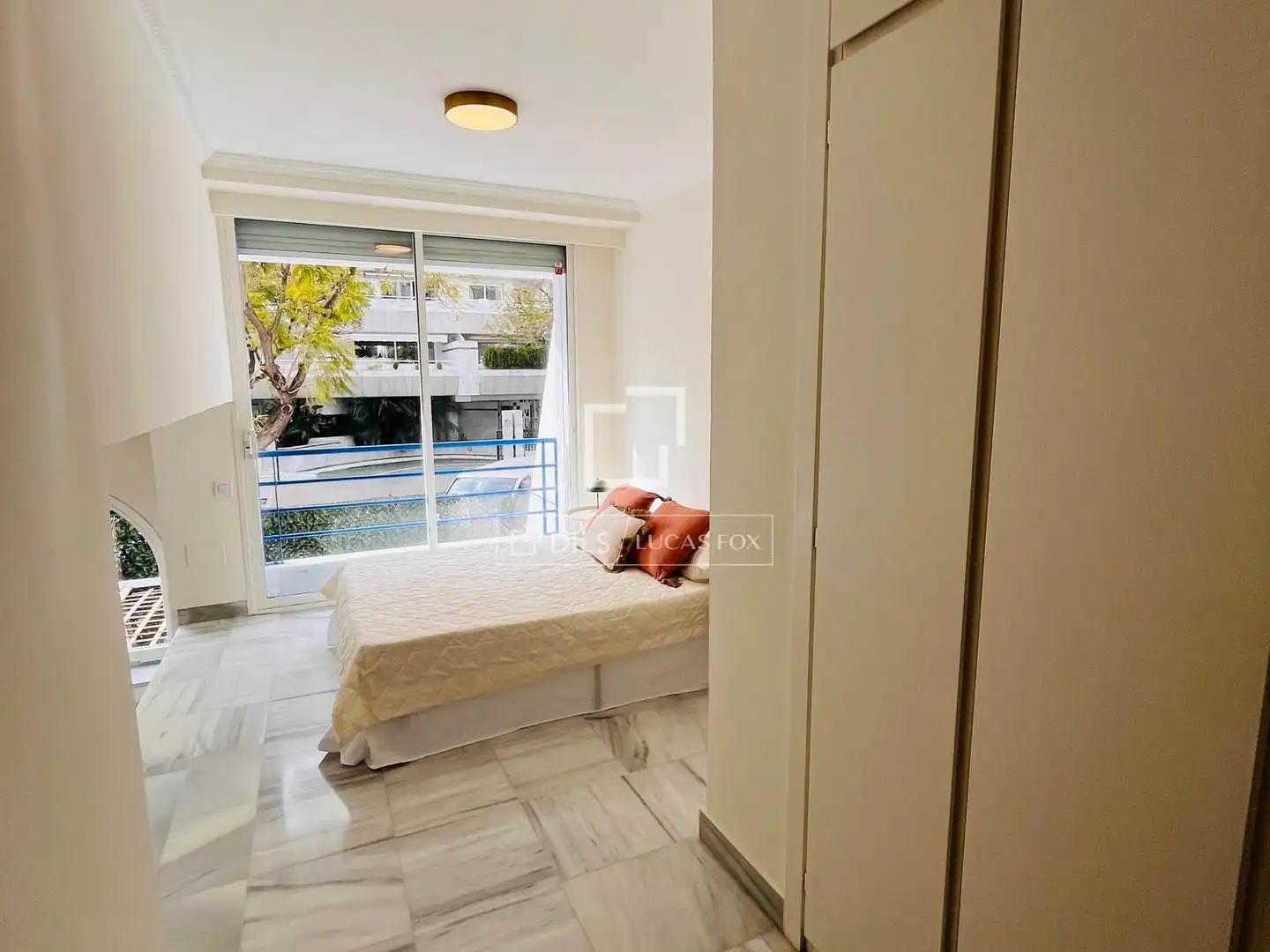 Bedroom of Flat for sale in Marbella  with Air Conditioner, Private garden and Storage room
