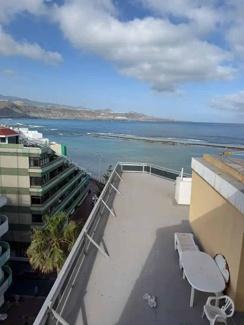 Vista exterior de Apartament de lloguer en Las Palmas de Gran Canaria amb Moblat i Balcó