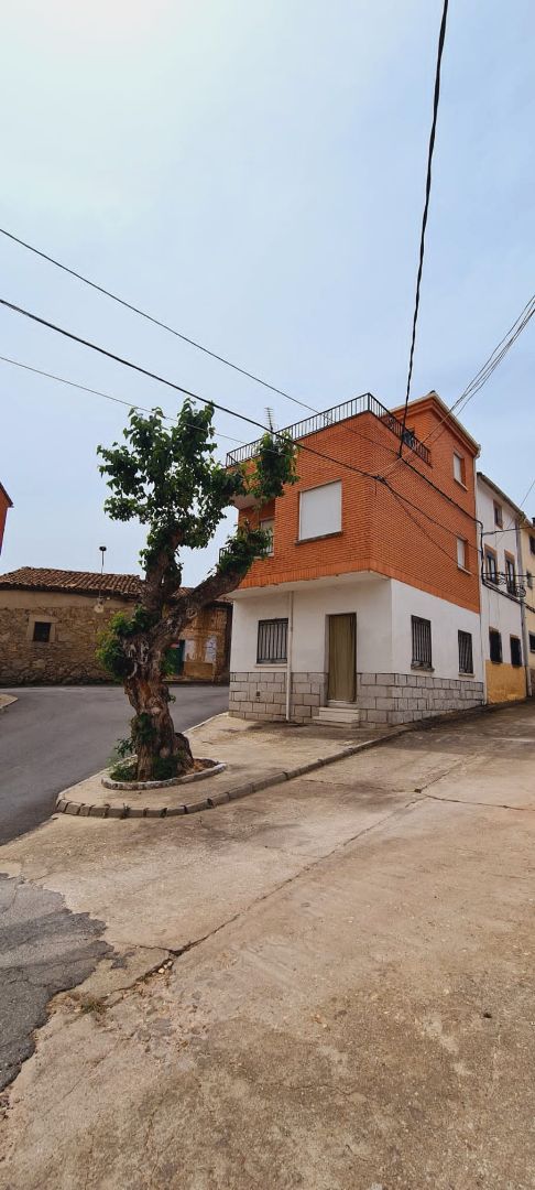 Vista exterior de Casa adosada de lloguer en El Tiemblo  amb Calefacció, Terrassa i Moblat