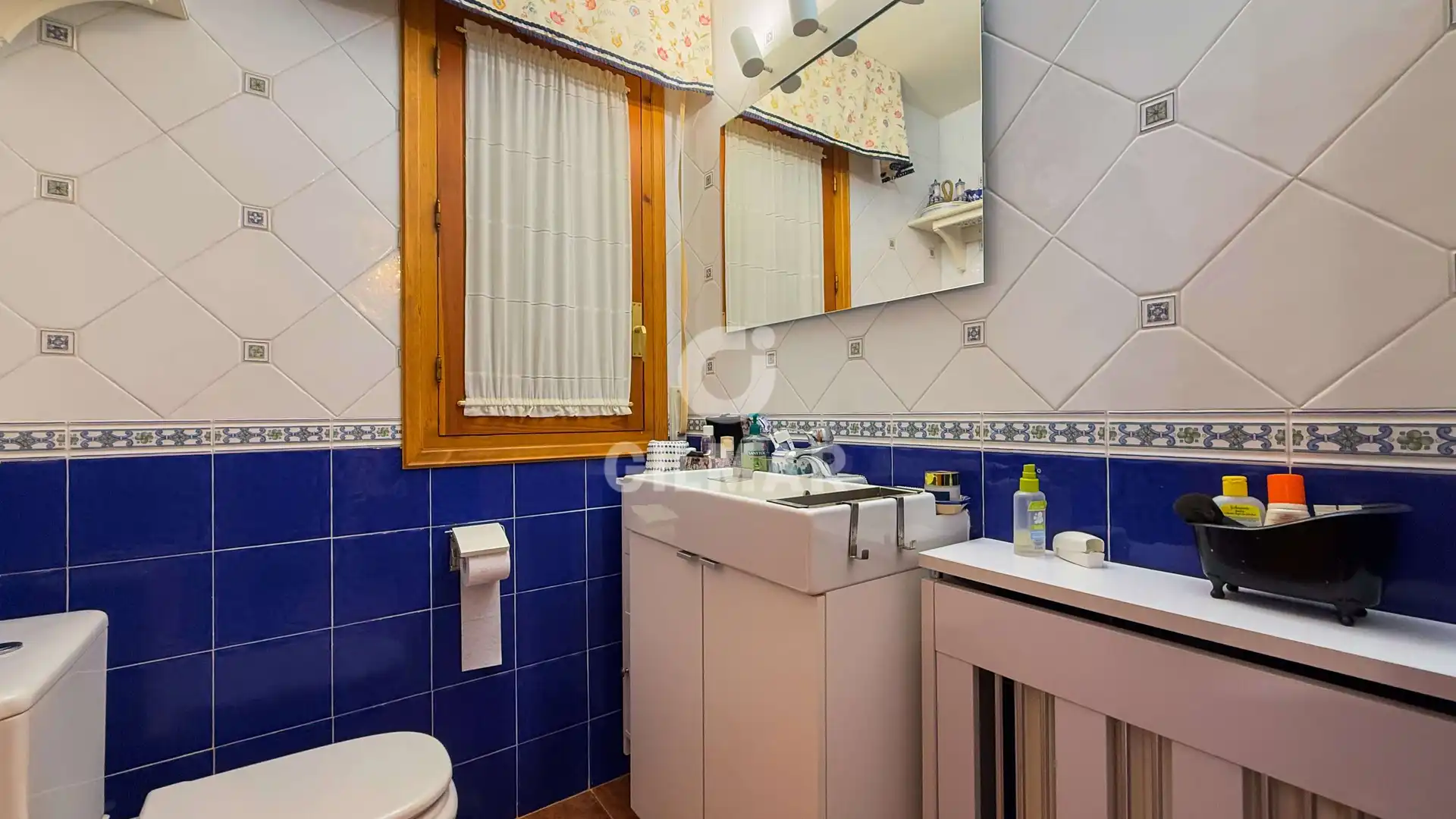 Bany de Casa o xalet en venda en Navacerrada amb Calefacció, Jardí privat i Piscina