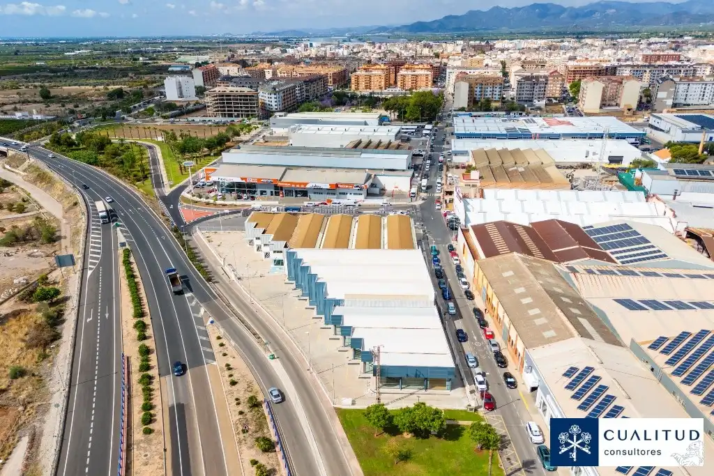 Vista exterior de Nave industrial de alquiler en Vila-real