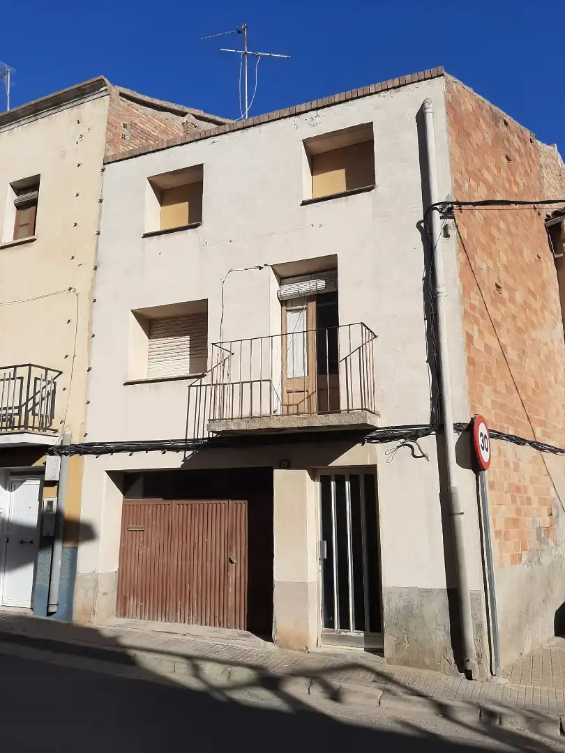 Casa aparellada amb terrassa en venda a Carrer Salmeron, imagen 2