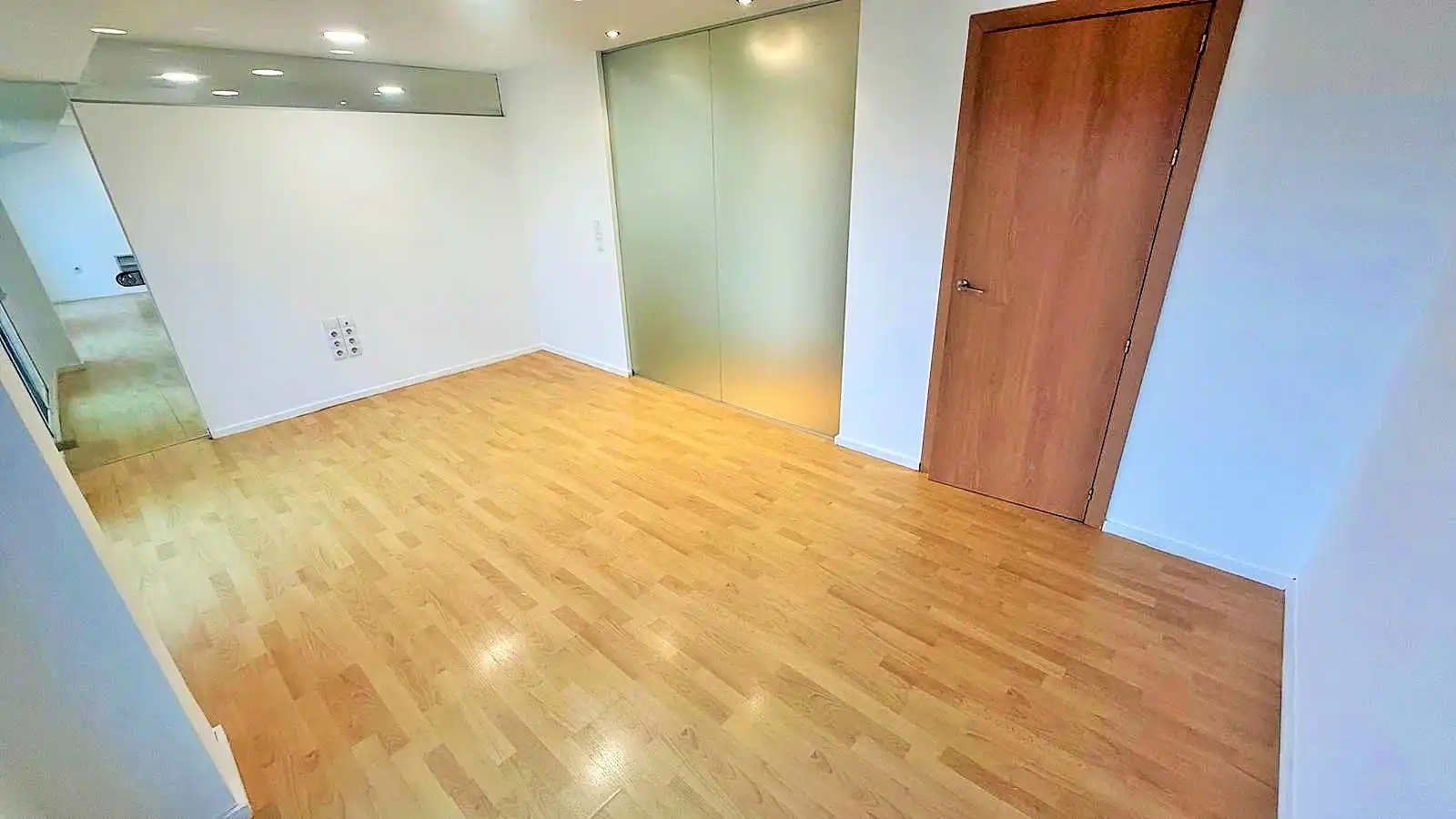 Appartamento con terrazza in affitto a Calle Maximiliano Thous, imagen 12