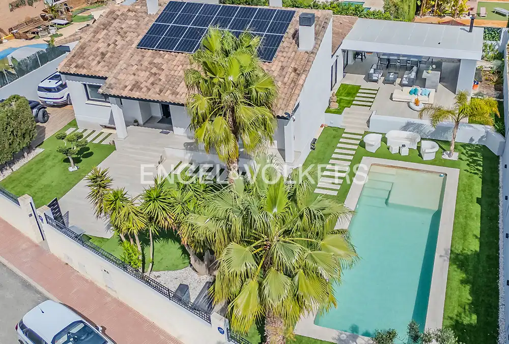 Vista exterior de Casa o chalet en venta en Mutxamel con Aire acondicionado, Calefacción y Jardín privado