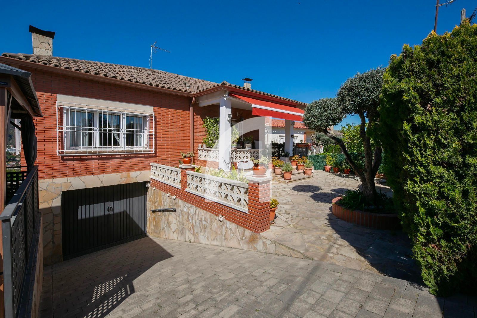 Casa o xalet en venda a Carrer Serra Corredora, Cervelló
