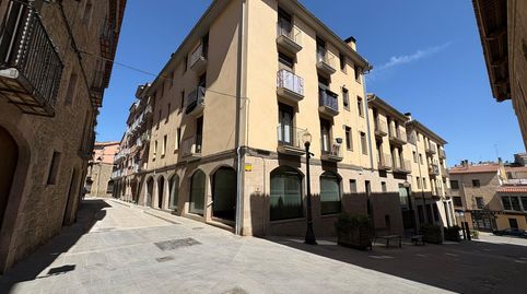 PisO de 3 habitaciones con gran terraza y parquing en el centro. Muy buen estado.