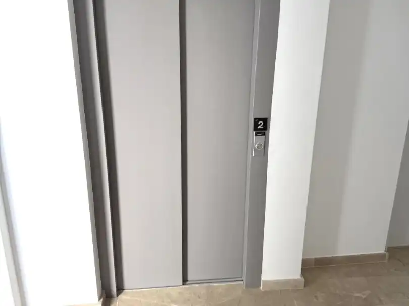 Habitatge amb ascensor en venda a avenida reyes católicos 14, imagen 12